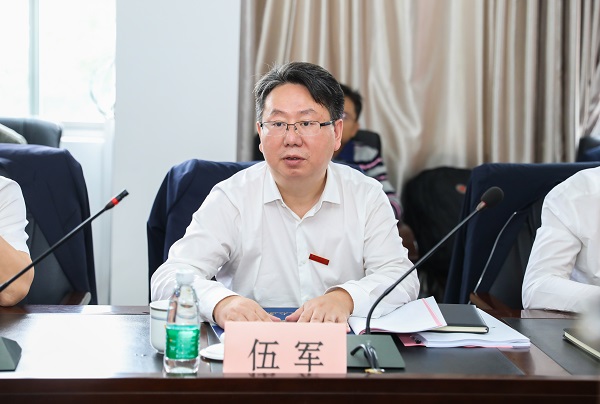 伍军3.jpg 伍军3.jpg